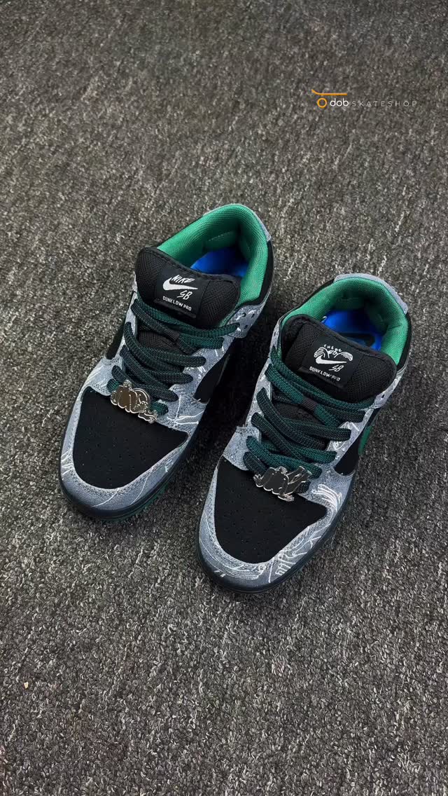 Nike x There Skateboard SB Dunk Low Pro ‘Anthracite Gorge Green’